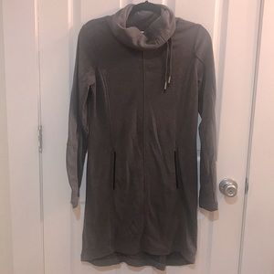 Long sleeve active dress with pockets